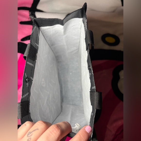 Lululemon reusable shopping bag - Picture 7 of 9